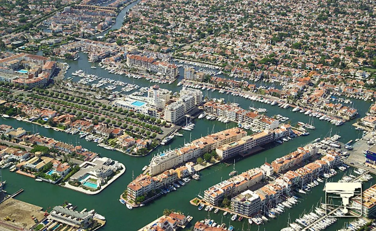 1222 Club Nautic Vista Canal - Apivend Immo Empuriabrava