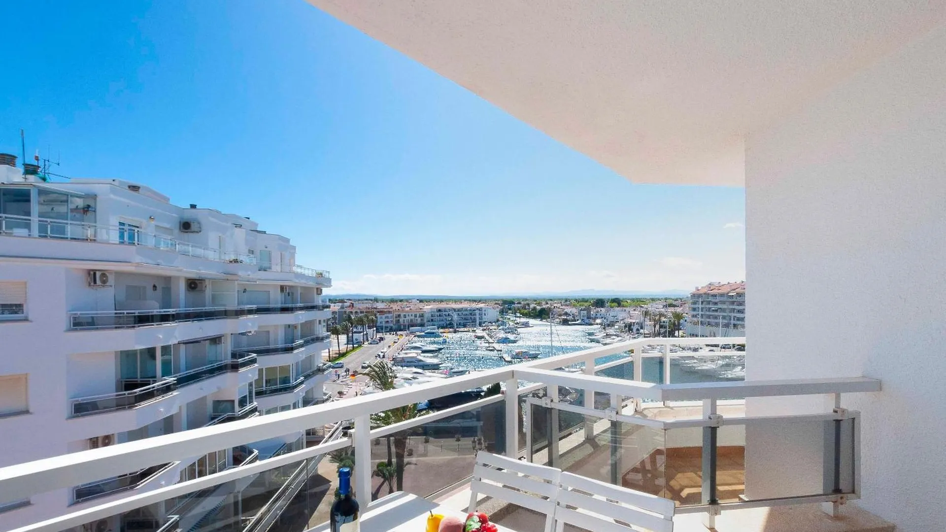1222 Club Nautic Vista Canal - Apivend Immo Empuriabrava