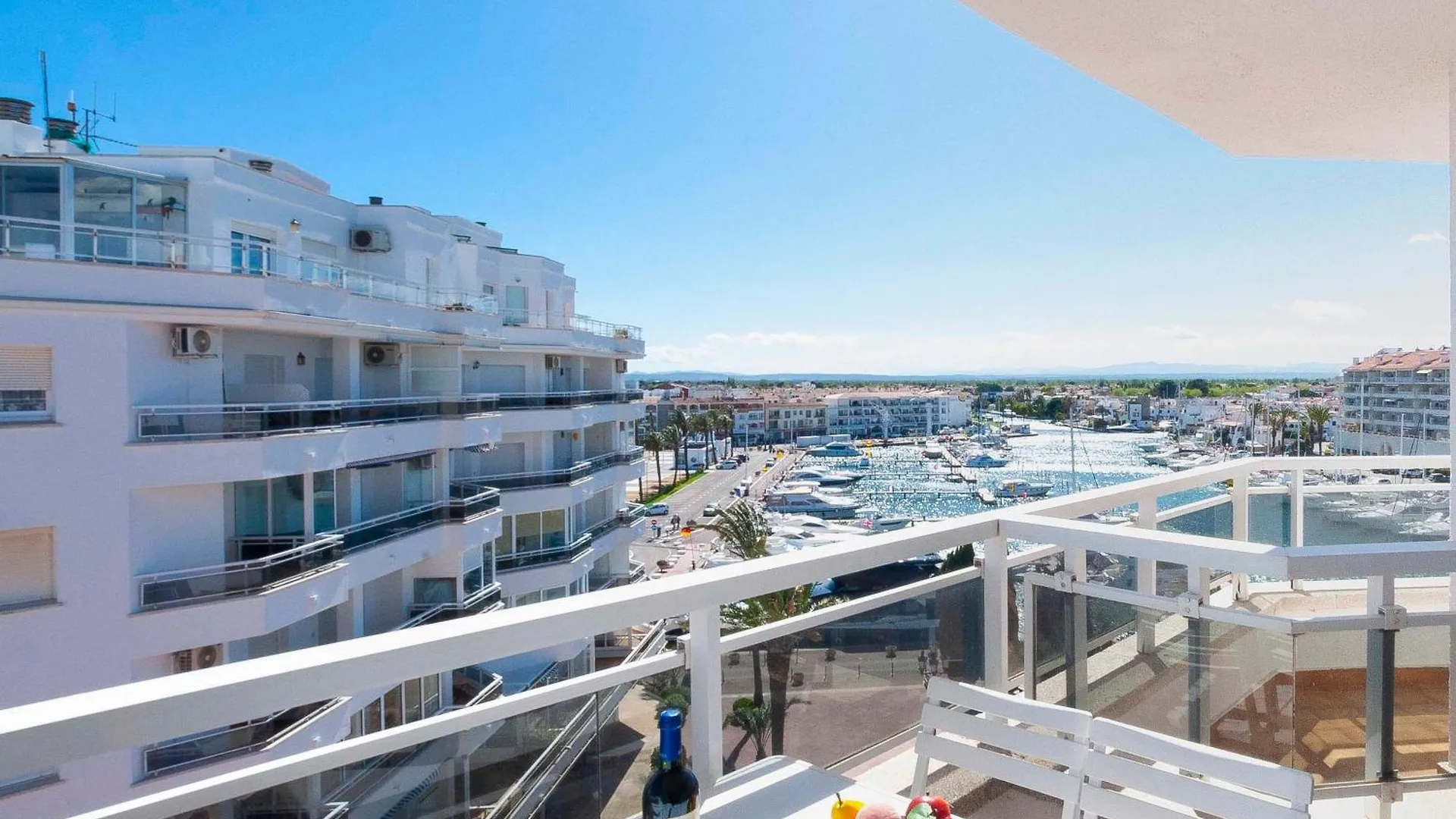 1222 Club Nautic Vista Canal - Apivend Immo Empuriabrava Spain